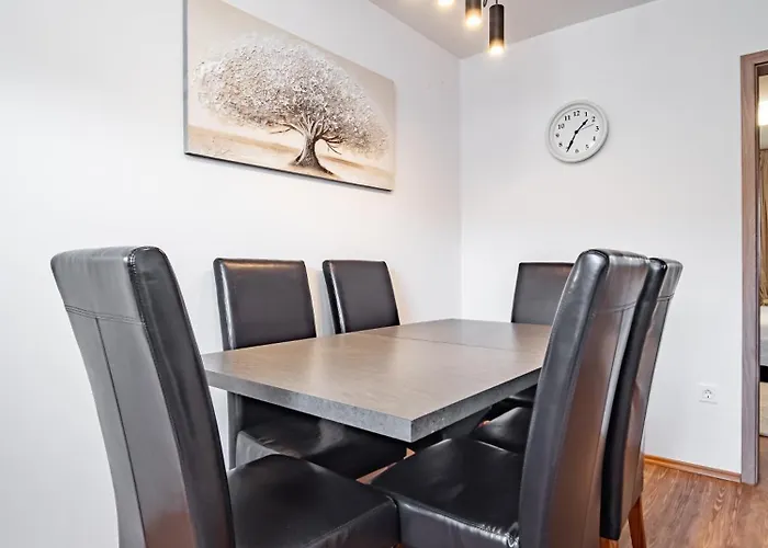 Grand Family Apartment